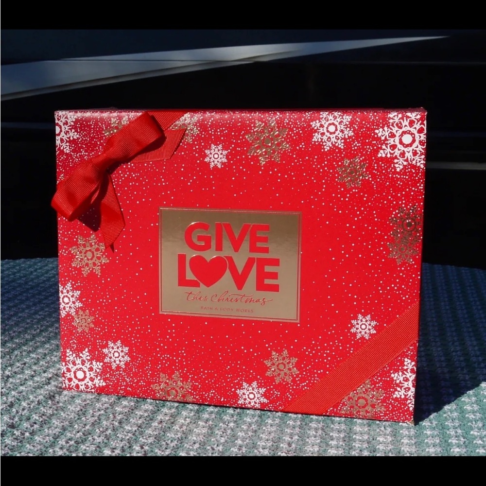 ❤️💕 Bath & Body Works Give Love Set ❤️💕 - Picture 4 of 10